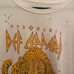 urban outfitters def leppard t shirt